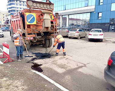 В Саранске продолжается ямочный ремонт дорог