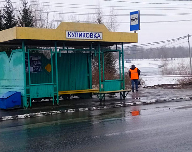 На тротуарах и дорогах Саранска продолжается уборка наледи и снежных масс