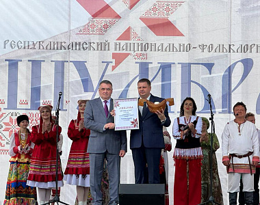 Глава городского округа Саранск Игорь Асабин принял участие в VI Межрегиональном национально-фольклорном празднике «Шумбрат»